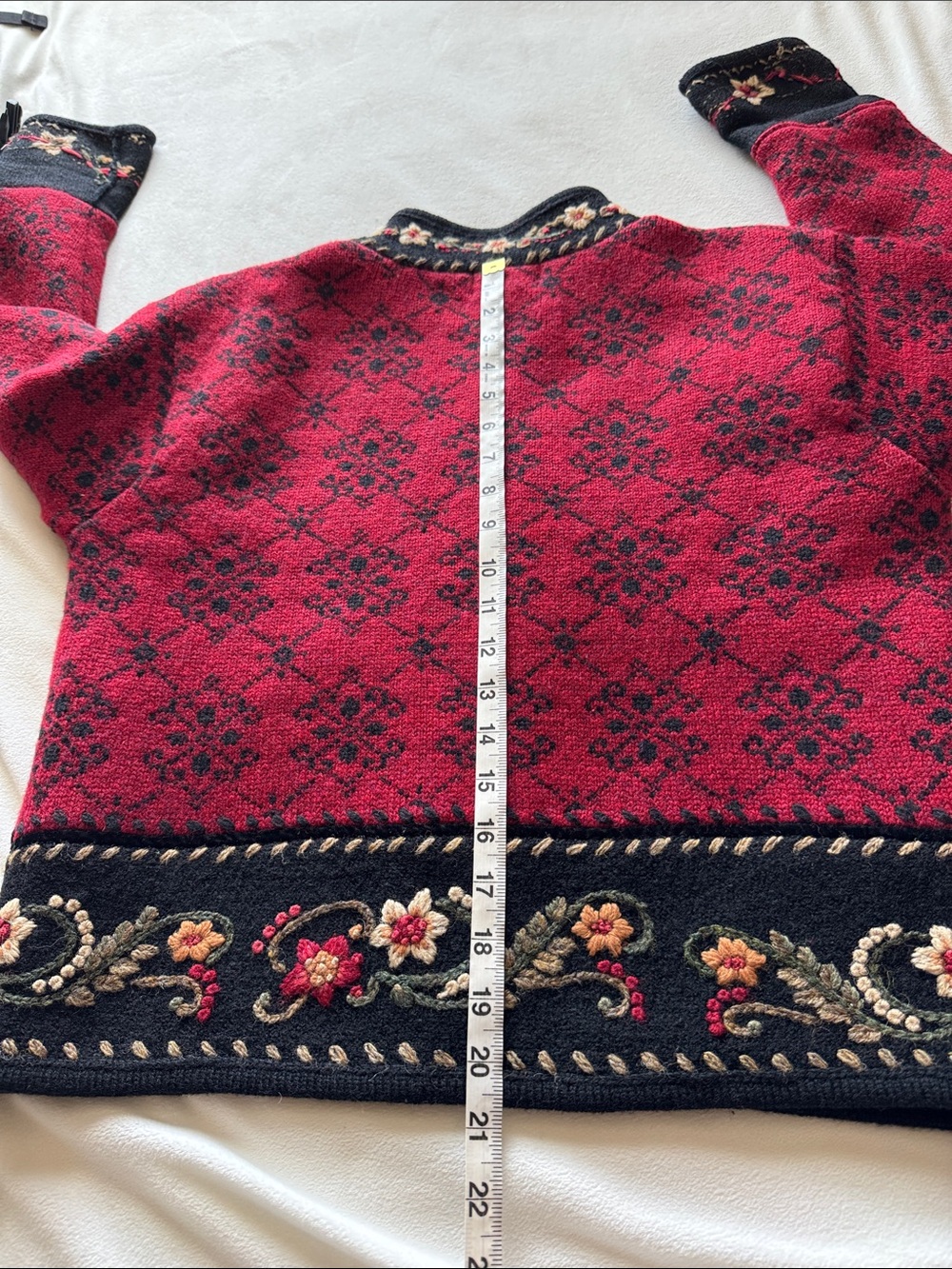 Icelandic Design wool cardigan - Picture 13 of 15